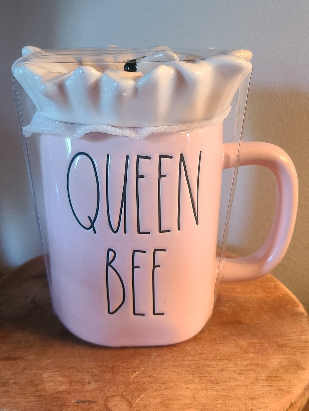 New Rae Dunn Queen Bee Pink Ceramic Mug with Daisy Bee Lid